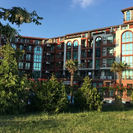 Chateau Del Marina 2-level *